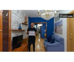Moderna habitación en alquiler en apartamento de 6 dormitorios, Alcalá de Henares