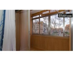 Moderna habitación en alquiler en apartamento de 6 dormitorios, Alcalá de Henares