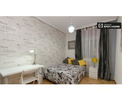 Preciosa habitación en alquiler en piso de 6 dormitorios, Alcalá de Henares