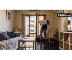 Apartamento de 4 dormitorios en alquiler en Ciutat Vella