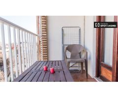 Apartamento de 4 dormitorios en alquiler en Ciutat Vella