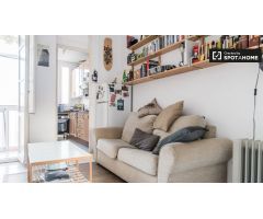 Cómodo apartamento de 1 dormitorio con terraza en alquiler en Extramurs
