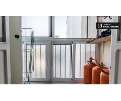 Cómodo apartamento de 1 dormitorio con terraza en alquiler en Extramurs