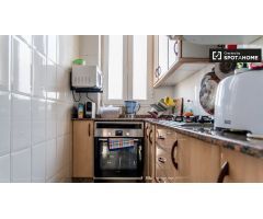 Cómodo apartamento de 1 dormitorio con terraza en alquiler en Extramurs