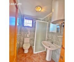 ESTUPENDA CASA CON PARCELA DE 4 DORM,  AGUA Y LUZ EN DESAMPARADOS, SEMI-NUEVA..¡HAGA SU OFERTA!!
