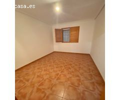 ESTUPENDA CASA CON PARCELA DE 4 DORM,  AGUA Y LUZ EN DESAMPARADOS, SEMI-NUEVA..¡HAGA SU OFERTA!!