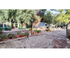 GESSICON VENDE DOS CHALET CON PARCELA DE 3.179 PARA VIVIR,  A TAN SOLO 2 MIN DE ORIHUELA CIUDAD