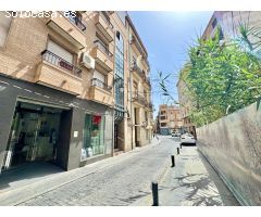 AMPLIA VIVIENDA DE 200M2 (DOS PISOS JUNTOS) PARA VIVIR CON VESTIDOR, DOS BALCONES, TODO EXTERIOR...