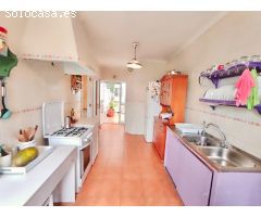 ESTUPENDA CASA A TAN SOLO 5MIN DE ORIHUELA, PARA VIVIR CON PATIO, TERRAZA ¡ViSITELA!