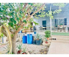 ESTUPENDA VIVIENDA DE RECREO CON UNA GRAN PISCINA, DISPONE DE UN SALÓN AMPLIO, UN BAÑO, PORCHE...