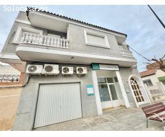 MARAVILLOSA CASA EN EL CENTO DE LA MURADA CON GARAJE, TERRAZA, LOCAL COMERCIAL.. PARA ENTRAR A VIVIR
