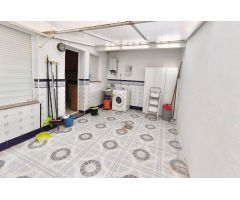 MARAVILLO DUPLEX A LA VENTA EN BIGASTRO, SEMI-NUEVO CON GARAJE , PORCHE, SEMI-AMUEBLADO VISITELO YA!