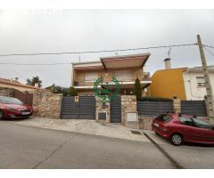 SE VENDE SOLEADO CHALET INDEPENDIENTE EN VENTURADA. PVP. 390.000€