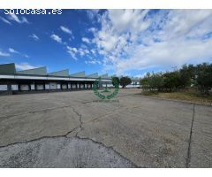 ALQUILER DE NAVE JUNTO A COLMENAR VIEJO  (3.650 M2 almacén + 3.000 M2 playa)
