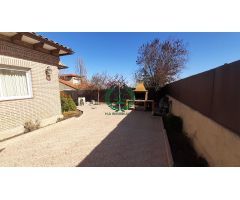 CHALET INDEPENDIENTE AMUEBLADO EN ALQUILER PEDREZUELA