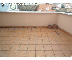 PISO CON PATIO CÉNTRICO!!!