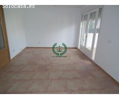 CHALET ADOSADO EN VENTA EN PEDREZUELA. Garaje + buhardilla