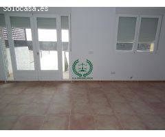 CHALET ADOSADO EN VENTA EN PEDREZUELA. Garaje + buhardilla