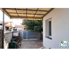 Casa de cuatro dormitorios con jardín y piscina