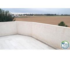 Casa de cuatro dormitorios con jardín y piscina