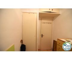 Oportunidad un piso a renovar en Santa Margarita, Roses, con un amplio jardín privado de 207 m2.