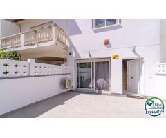 Renovada casa adosada con amarre antes de los puentes, Empuriabrava