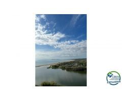Apartamento reformado con licencia turística en primera línea de playa con magníficas vistas al mar