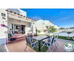 Hermosa Casa en Venta con 3 Dormitorios y Garaje