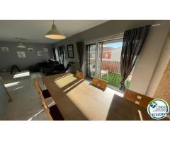 APARTAMENTO SOLEADO, REFORMADO, 3 DORMITORIOS, 2 BAÑOS A 150 M DE LA PLAYA, CERCA DE TODOS COMERCIOS