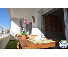 Estudio en primera linea de mar con piscinas comunitarias en Santa Margarita, Roses