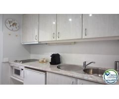Estudio en primera linea de mar con piscinas comunitarias en Santa Margarita, Roses