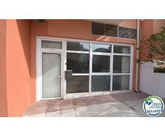 Local convertido en vivienda con plaza de parking en Gran Reserva, Empuriabrava