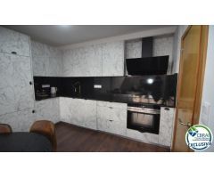 Local convertido en vivienda con plaza de parking en Gran Reserva, Empuriabrava
