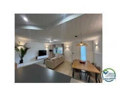 EMPURIABRAVA Apartamento de 2 habitaciones totalmente reformado en pleno centro .