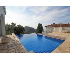 CHALET DE 4 HABITACIONES EN LA URBANIZACIÓN DEL GRECS DE LA POBLACIÓN DE ROSAS