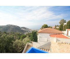 CHALET DE 4 HABITACIONES EN LA URBANIZACIÓN DEL GRECS DE LA POBLACIÓN DE ROSAS
