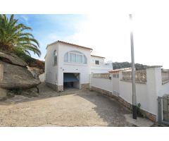 CHALET DE 4 HABITACIONES EN LA URBANIZACIÓN DEL GRECS DE LA POBLACIÓN DE ROSAS