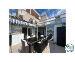 Atico en venta en Empuriabrava 2 habitaciones gran terraza y parking subterraneo.