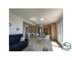 Atico en venta en Empuriabrava 2 habitaciones gran terraza y parking subterraneo.