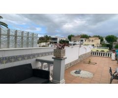 Casa de pescadores con amarre y garaje cerrado en Empuriabrava
