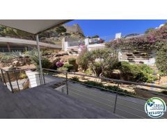 EN VENTA - EN ROSES, COSTA BRAVA – EXCEPCIONAL VISTA PANORÁMICA AL MAR
