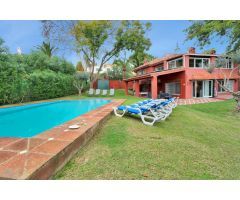 Villa Independiente en Elviria