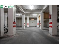 Venta de garaje en Calle Pedro Antonio de Alarcón a 50 metros de Calle Recogidas