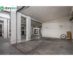 Venta de garaje en Calle Pedro Antonio de Alarcón a 50 metros de Calle Recogidas