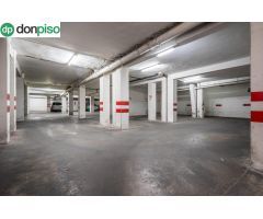 Venta de garaje en Calle Pedro Antonio de Alarcón a 50 metros de Calle Recogidas