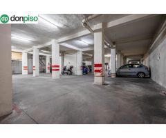 Venta de garaje en Calle Pedro Antonio de Alarcón a 50 metros de Calle Recogidas