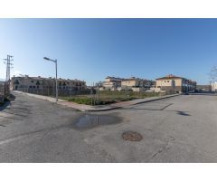 ¡Inversión Ideal: Solar de 2840 m² para 44 Viviendas!