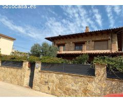 Chalet en Venta en Valjunquera, Teruel