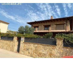 Chalet en Venta en Valjunquera, Teruel