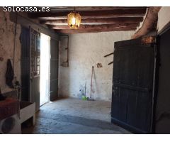 Casa con patio en Valdeltormo